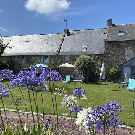 La Métairie du Vauhariot: Seaside Lodge with Heated Pool and Mont Saint-Michel View Cancale Exterior photo
