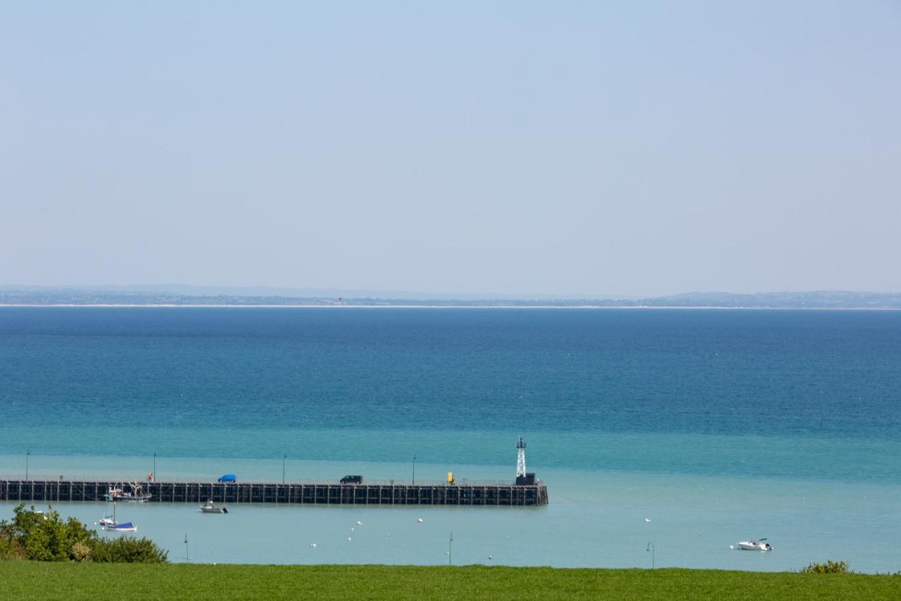 La Métairie du Vauhariot: Seaside Lodge with Heated Pool and Mont Saint-Michel View Cancale Exterior photo
