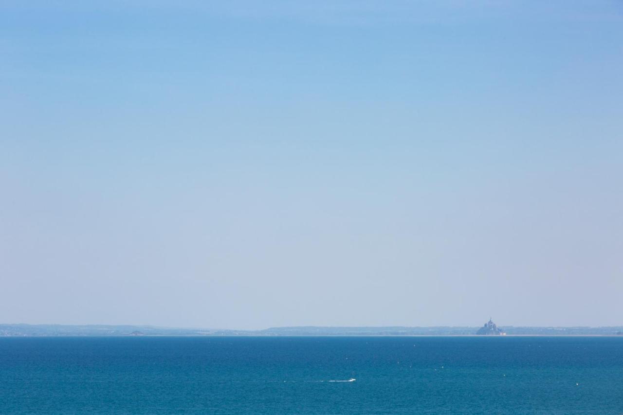La Métairie du Vauhariot: Seaside Lodge with Heated Pool and Mont Saint-Michel View Cancale Exterior photo